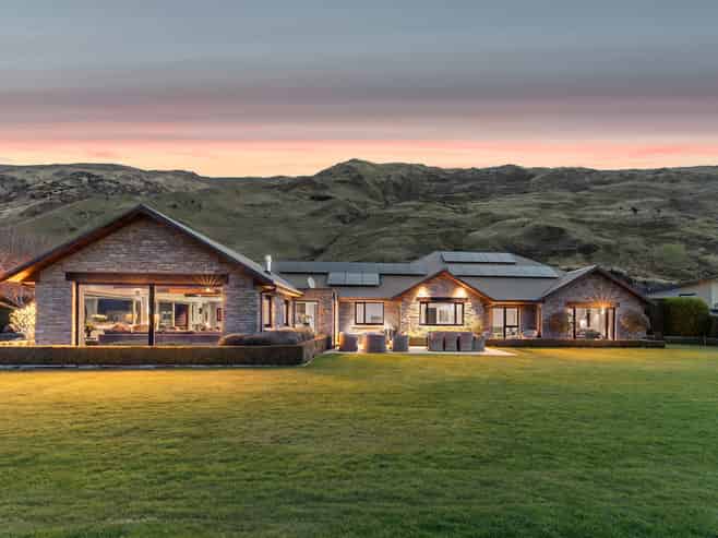 12 Foxglove Heights, Wanaka