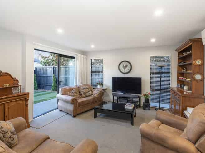 28C Brookside Terrace, Bryndwr