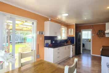 8 Wordsworth Crescent, Maraenui