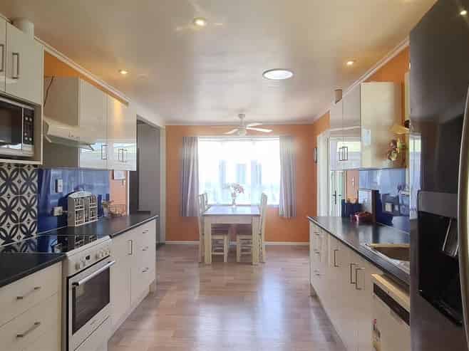 8 Wordsworth Crescent, Maraenui