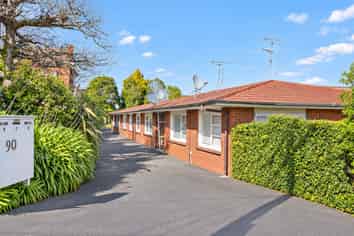 2/90 Ranfurly Road, Epsom