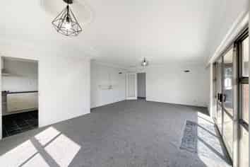 97 Tremaine Ave, Westbrook
