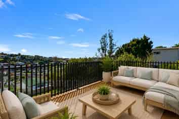 8A Cedar Terrace, Stanmore Bay