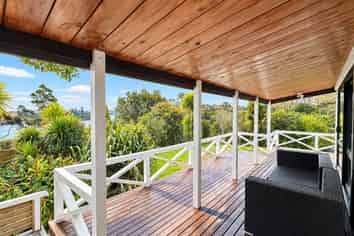 12 Rahui Road, Greenhithe