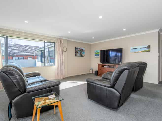 2 Mullion Lane, Burwood