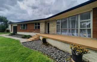 10 Resthill Crescent, Glenview