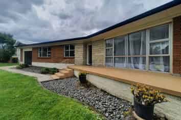 10 Resthill Crescent, Glenview