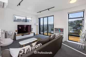6/67 Tiketike Way, Brooklyn