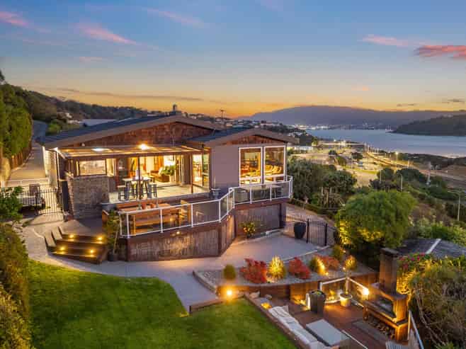 62 Kiriwai Road, Paremata