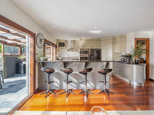 62 Kiriwai Road, Paremata