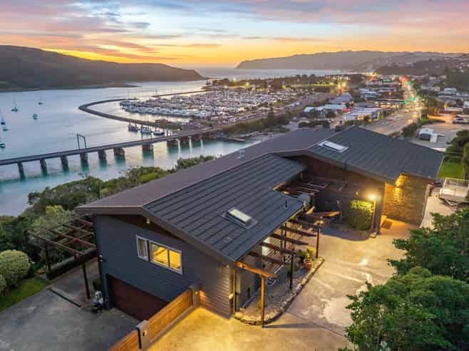 62 Kiriwai Road, Paremata