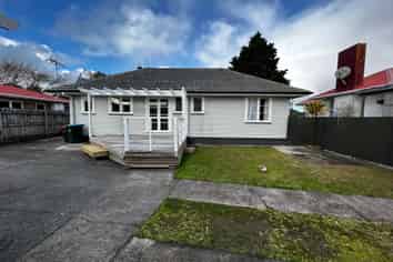 41 Tamatea Avenue, Point England