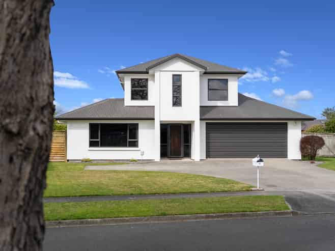 16 Oaklands Drive, Cambridge