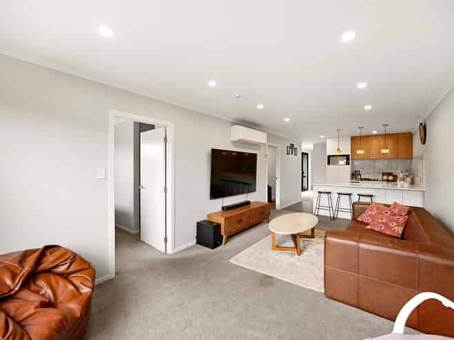 2/3 Tiro Place, Rototuna North