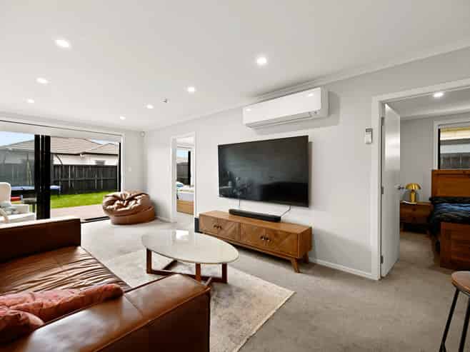 2/3 Tiro Place, Rototuna North