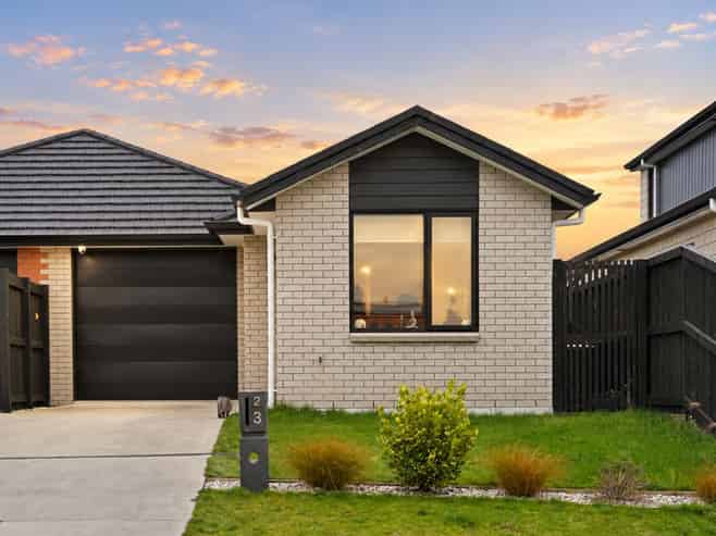 2/3 Tiro Place, Rototuna North
