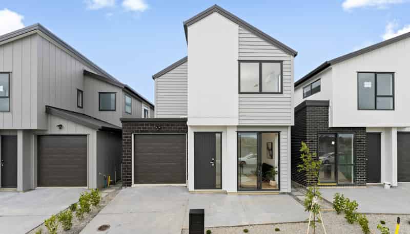 21 Bronzewater Drive, Silverdale