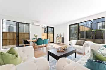 21 Bronzewater Drive, Silverdale