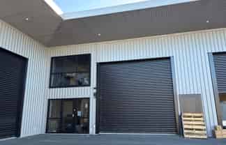 Hamilton Airport Showroom/Warehouse