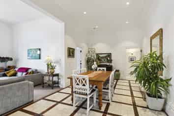 2/219 The Terrace, Wellington Central