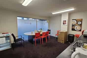 400sqm tenancy with parking