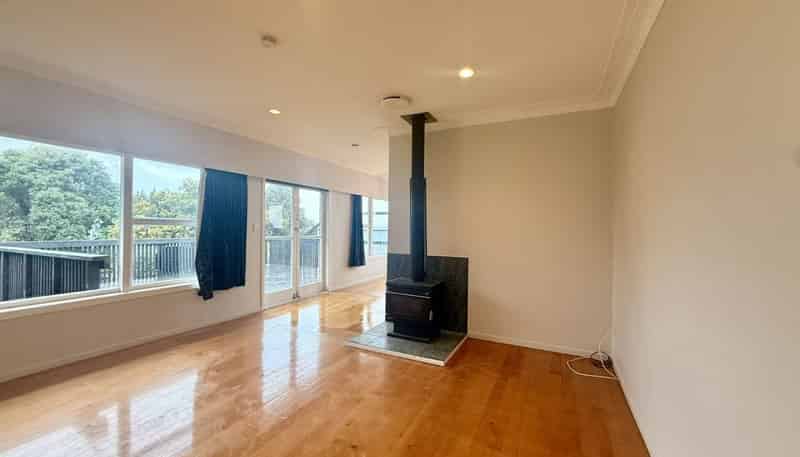 21 Warren Avenue, Three Kings