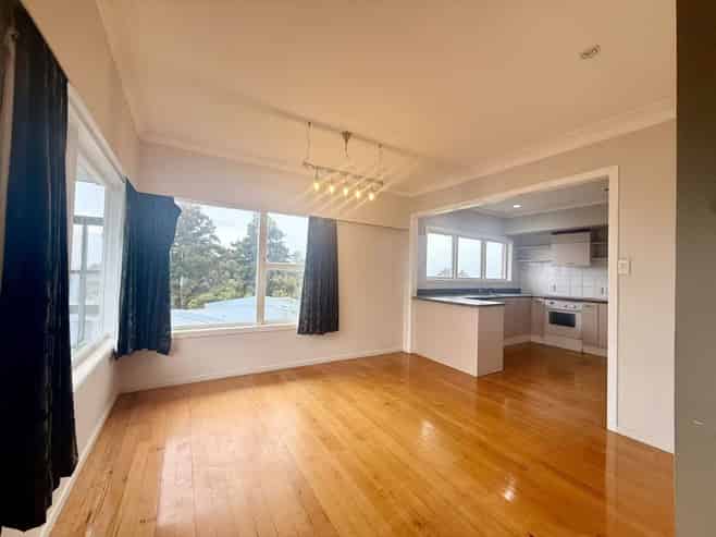 21 Warren Avenue, Three Kings
