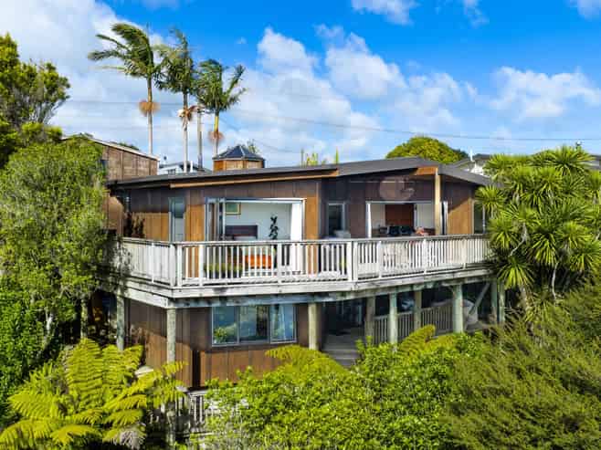 4 Bay View Road, Raglan