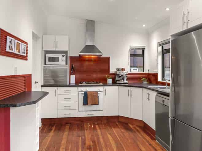 4 Bay View Road, Raglan