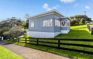 33 Porter Crescent, Helensville