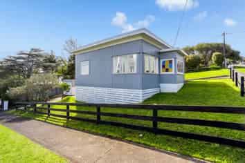 33 Porter Crescent, Helensville