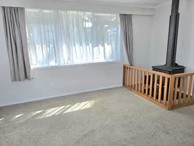 5 Holyoake Crescent, Avalon