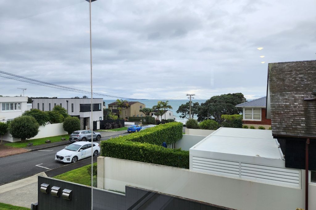 Immaculate Beachside Home – Unbeatable Takapuna Location 2