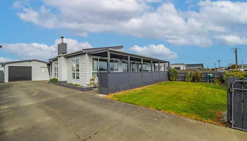 16 Linklater Avenue, Foxton Beach