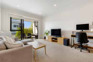2/3 Genevieve Lane, Hobsonville