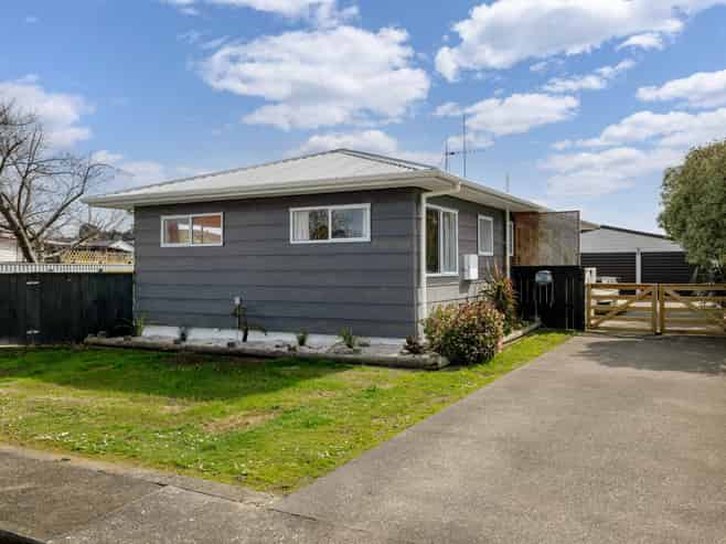 4 Halleys Court, Feilding