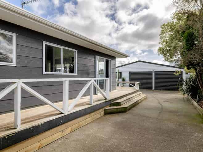 4 Halleys Court, Feilding