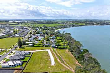 24D McLarin Road, Glenbrook