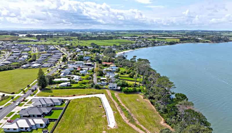 24D McLarin Road, Glenbrook