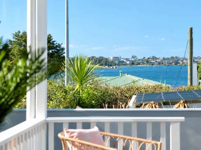 2/34 Lake View Road, Takapuna