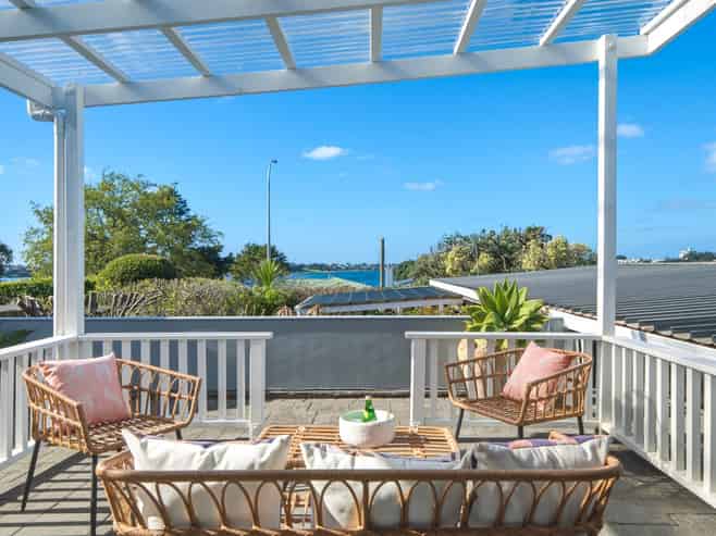2/34 Lake View Road, Takapuna