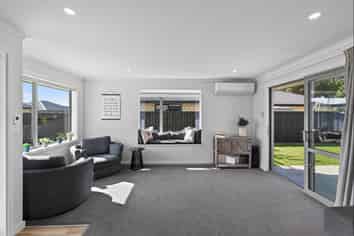 32 Geoff Geering Drive, Netherby