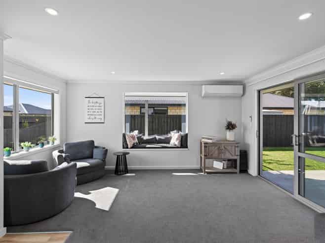 32 Geoff Geering Drive, Netherby