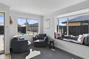 32 Geoff Geering Drive, Netherby
