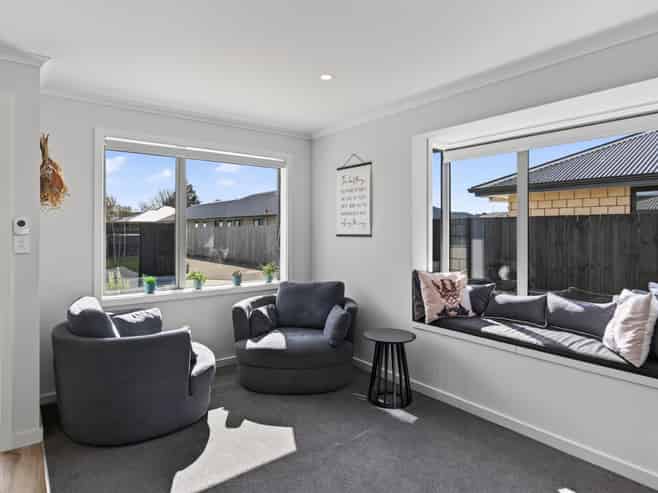 32 Geoff Geering Drive, Netherby