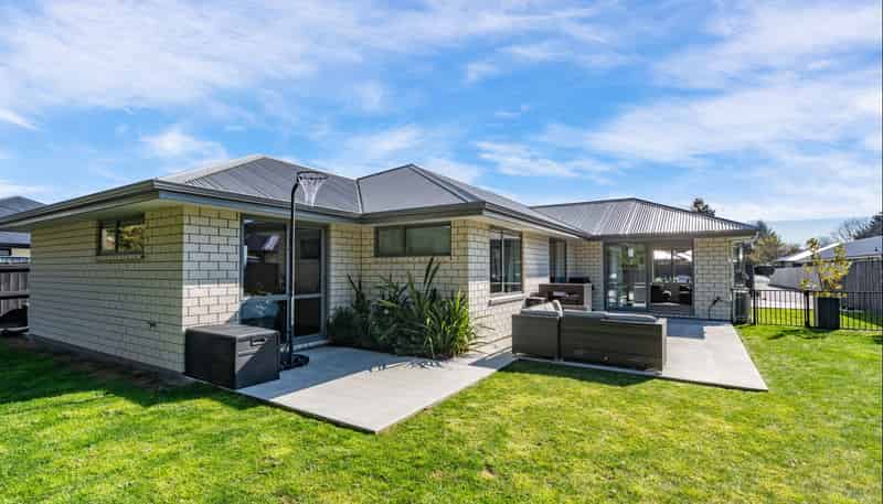 32 Geoff Geering Drive, Netherby
