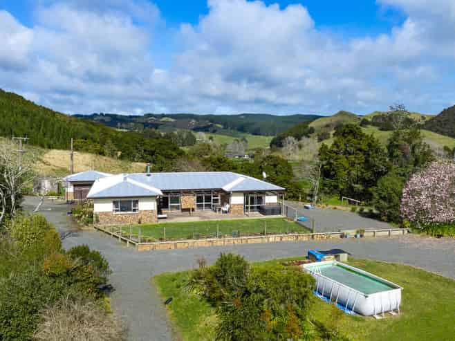 5209 Highway 22, Waingaro