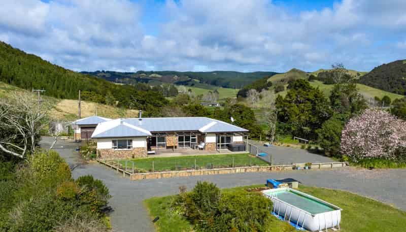 5209 Highway 22, Waingaro