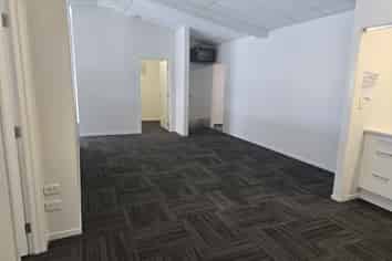 First floor office on Glasgow