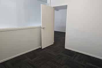 First floor office on Glasgow